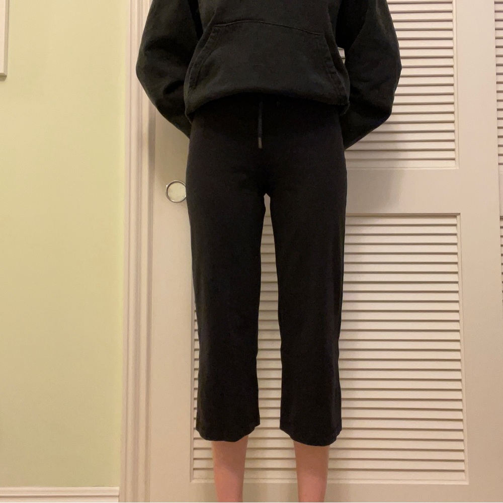 Lululemon Straight Leg Capri Pants
